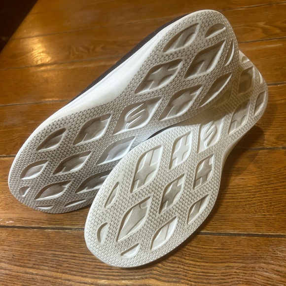 Skechers Women's On -The -Go GoGa/Max Walking Lite Shoes Navy/white Size 10 - Picture 7 of 7